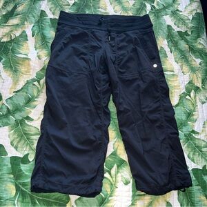 Lululemon Black Cropped Pants Size 8